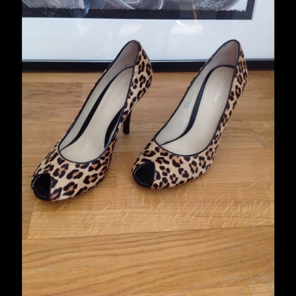 Calvin Klein Leopard Prt Pony Hair Peep Toe Heels